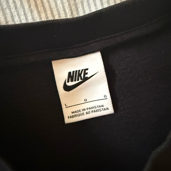 Nike Sportswear Phoenix Fleece
Women's Over-Oversized Crew-Neck Sweatshirt - Picture 4 of 5